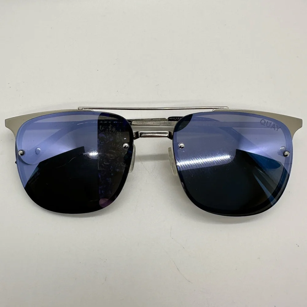 Quay Private Eyes Sunglasses Gunmetal‎ Mirror Lenses with case